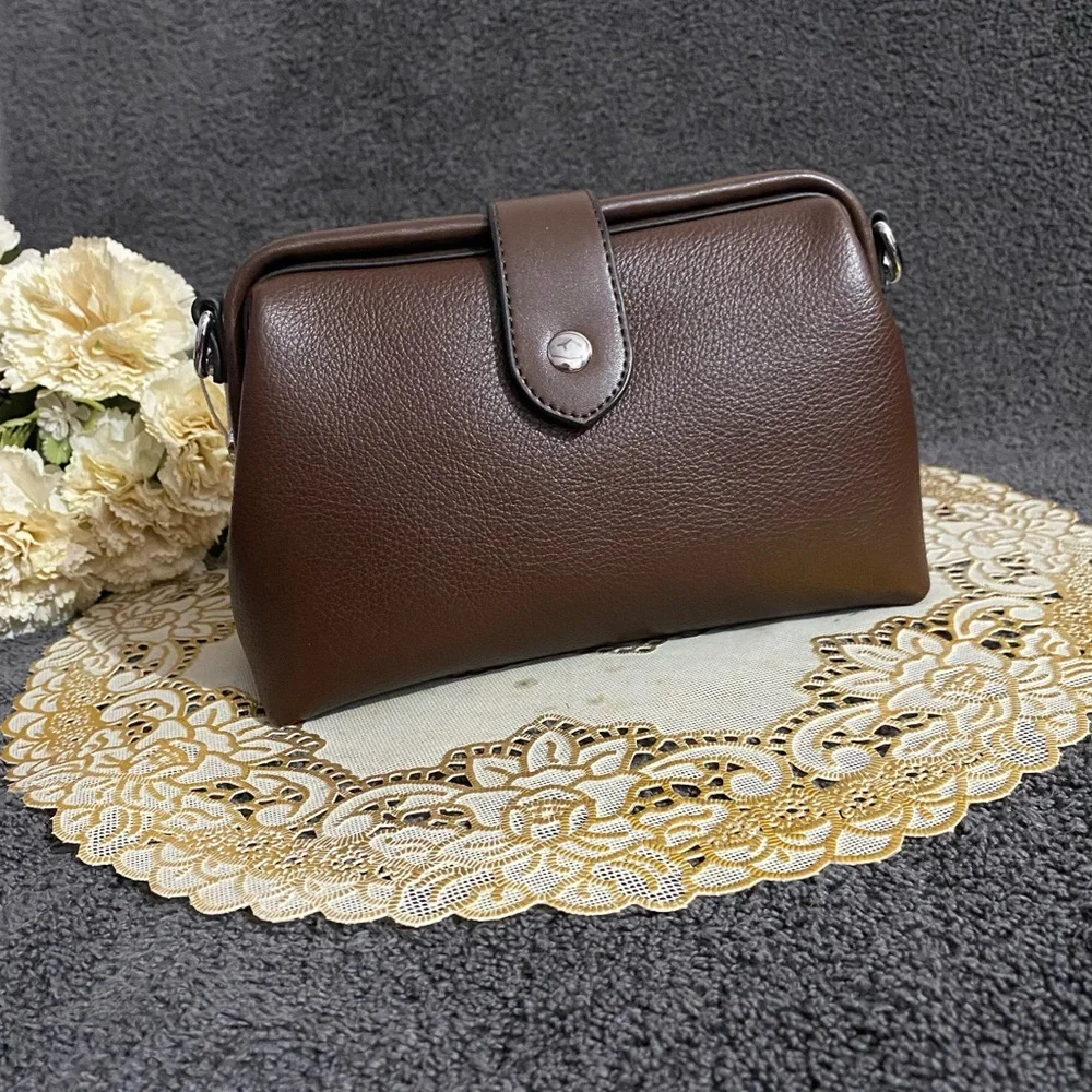 Brown leather bag - Picture 3 of 16